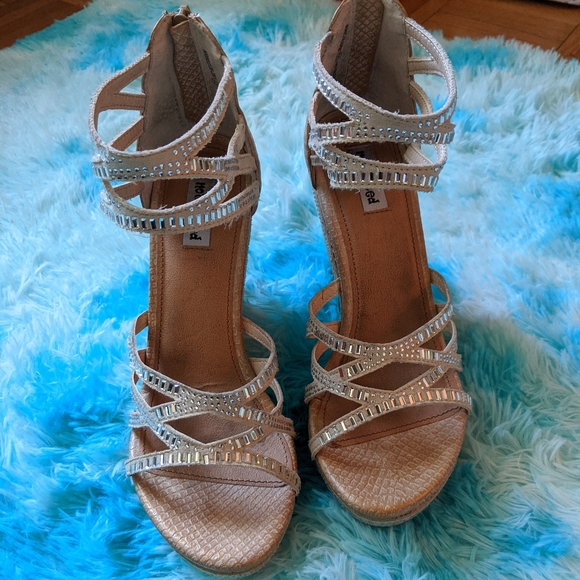 Stunning Rhinestone studded wedges - Picture 2 of 5